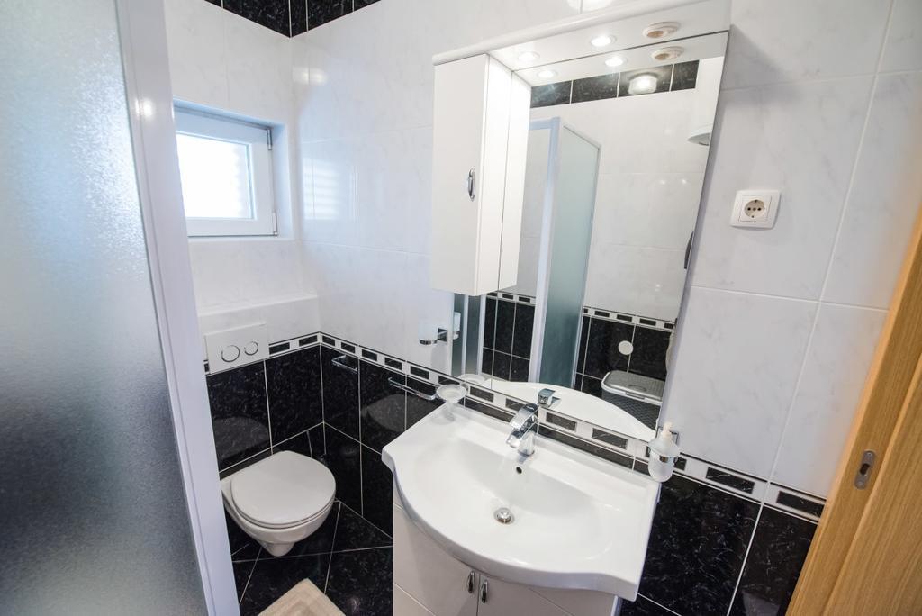 פודסטראנה Apartments Blaf מראה חיצוני תמונה