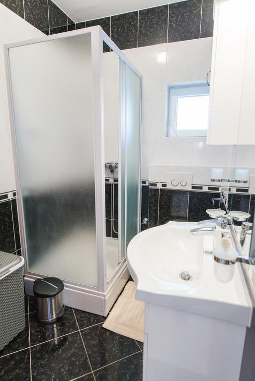 פודסטראנה Apartments Blaf מראה חיצוני תמונה