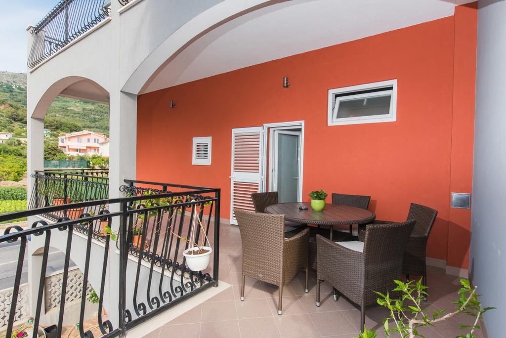 פודסטראנה Apartments Blaf מראה חיצוני תמונה